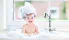 ילד באמבטיה (צילום: shutterstock By FamVeld)