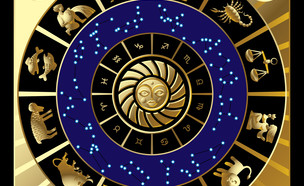 גלגל המזלות ברקע זהב (צילום: אור גץ)