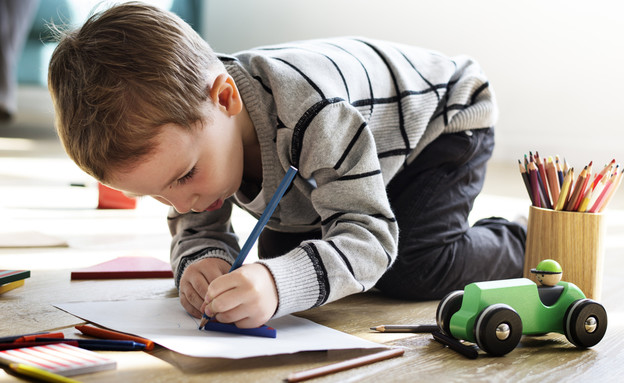 ילד מרוכז (צילום: Rawpixel.com Shutterstock)
