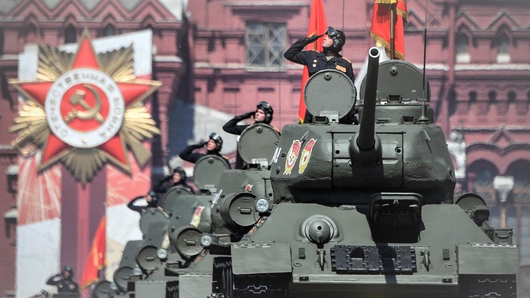 טנקים רוסים (צילום: ALEXANDER NEMENOV/AFP, GettyImages)