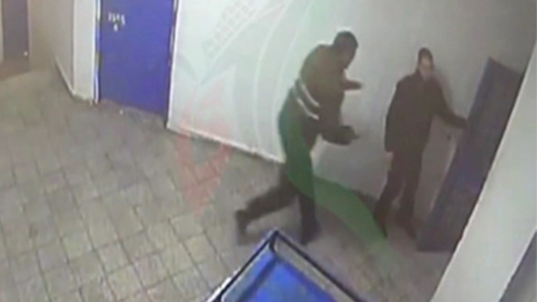 איש חמאס דוקר סוהר בכלא נפחא