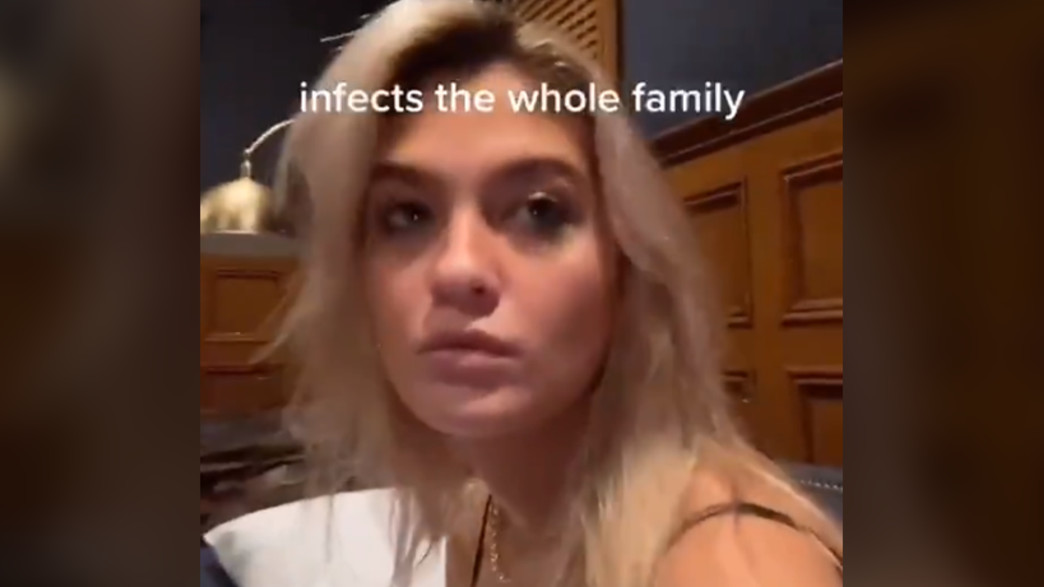 בתה של יועצתו הראשית של טראמפ מלכלכת על הבית הלבן בתה של יועצתו הראשית של טראמפ מלכלכת על הבית הלבן