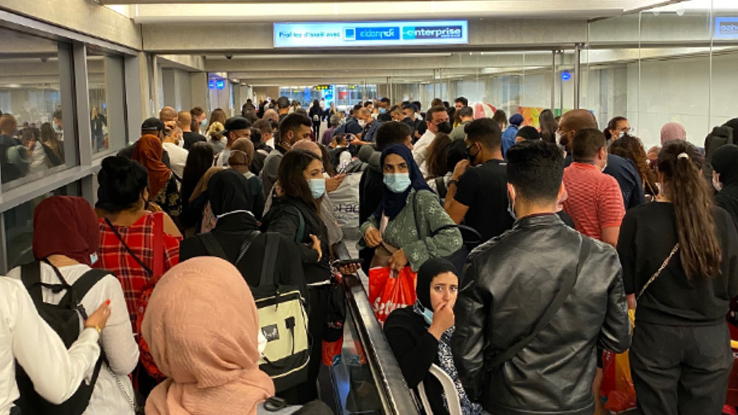 התקהלות בנתבג בתור להצהרת בריאות התקהלות בנתבג בתור להצהרת בריאות