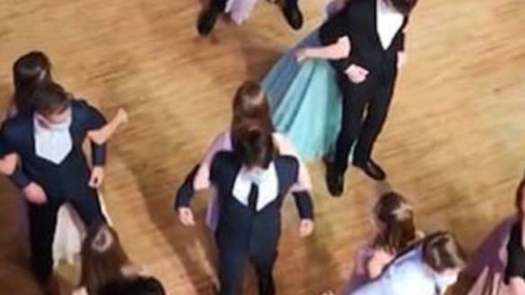 נשף ריקודים בקורונה