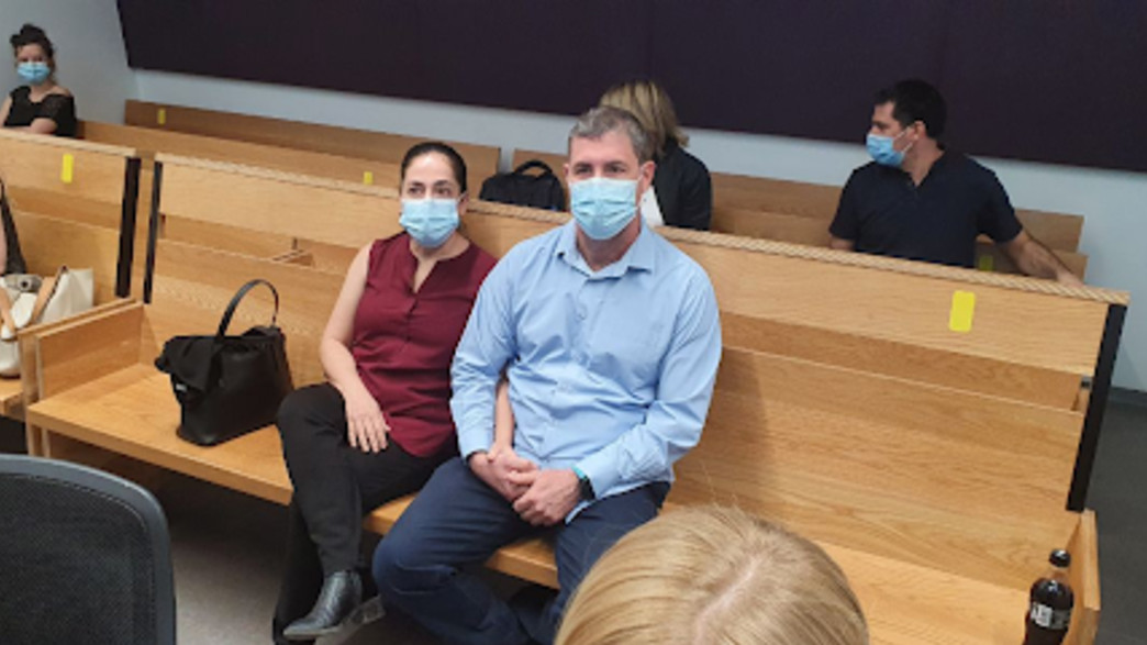 הגינקולוג בני שכטר הנאשם באינוס, מרמה ומעשה מגונה הגינקולוג בני שכטר הנאשם באינוס, מרמה ומעשה מגונה