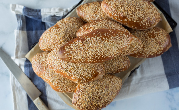 לחמניות יוגורט וזיתים בערימה לחמניות יוגורט וזיתים בערימה