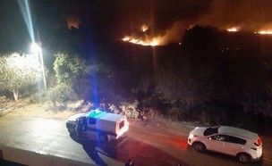 השרפה ביישוב מנות (צילום: דוברות המשטרה)
