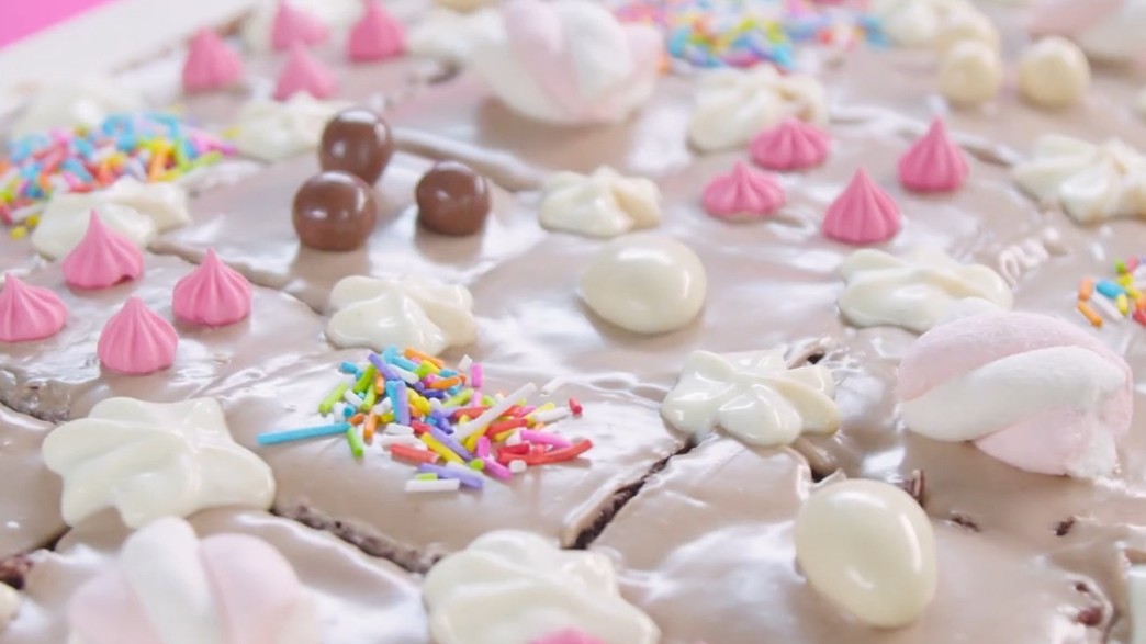 עוגת יום הולדת עוגת יום הולדת