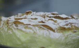 עוגה יוונית (צילום: אמהות מבשלות ביחד, ערוץ 24 החדש)