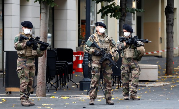 זירת האירוע בצרפת (צילום: ERIC GAILLARD, AFP)