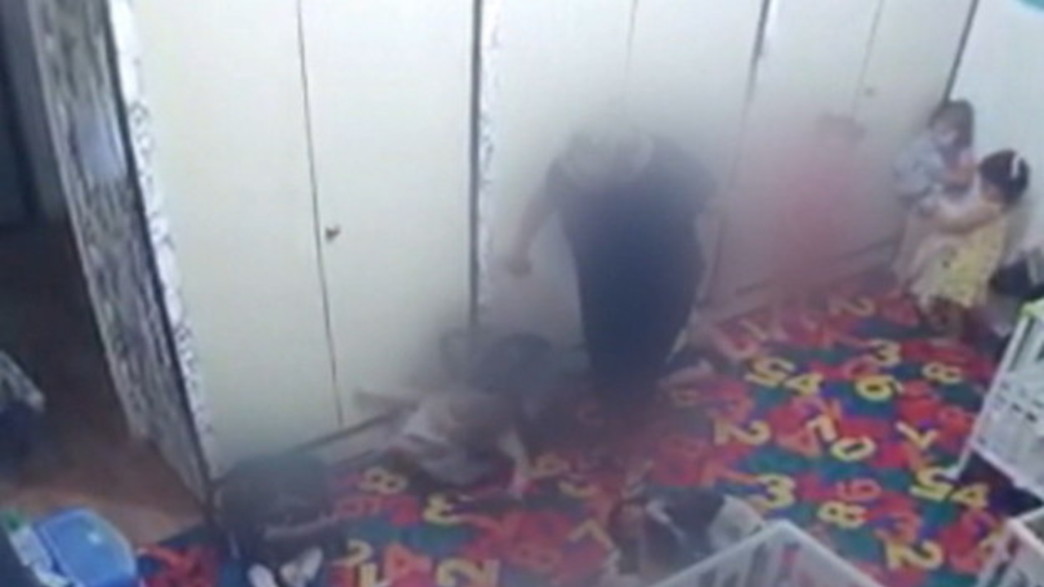 התעללות קשה בפעוטות בגן ילדים ברמת גן התעללות קשה בפעוטות בגן ילדים ברמת גן