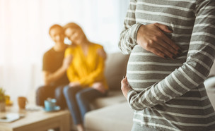 אם פונדקאית (צילום:  Olena Yakobchuk, Shutterstock)