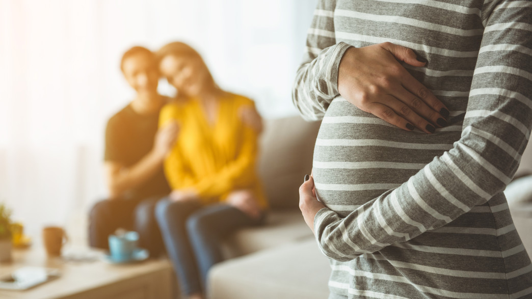 אם פונדקאית אם פונדקאית