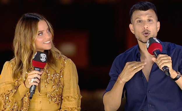 מה הסיבה שאסי עזר לובש רק מכופתרות?