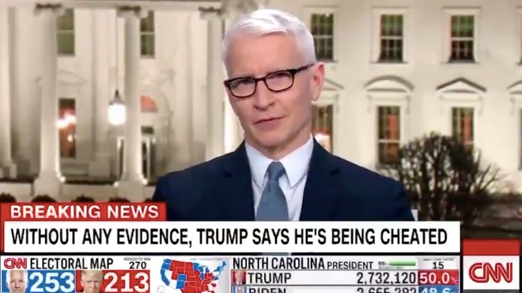 אנדרסון קופר מדווח על דברי טראמפ ב-CNN (צילום: CNN, צילום מסך)