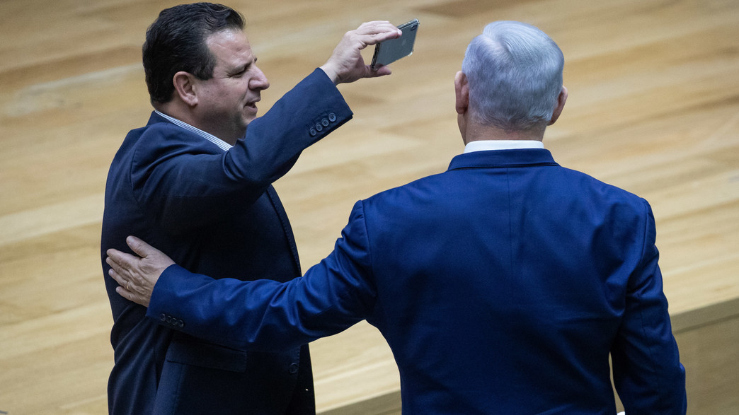 בנימין נתניהו ואיימן עודה בכנסת