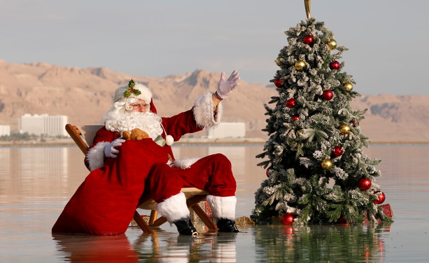 סנטה קלאוס בים המלח (צילום: reuters)