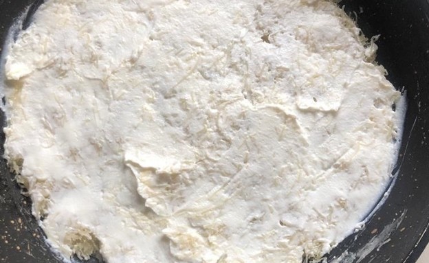 מורחים מעל את הריקוטה