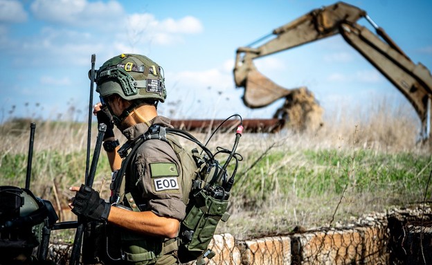 המטענים שנחשפו ברמת הגולן (צילום: דובר צה