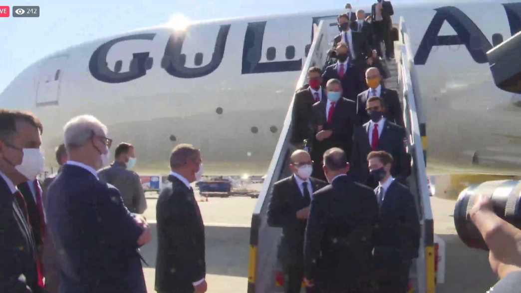 נחיתת המשלחת מבחריין