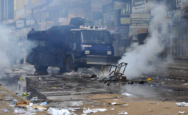 הפגנות באוגנדה (צילום: AP)
