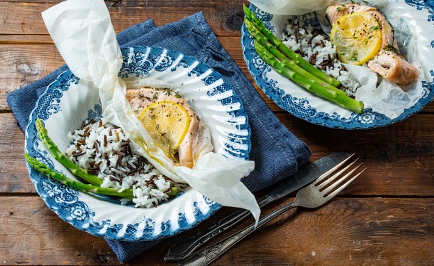 סלמון אום פפיוט מוגש