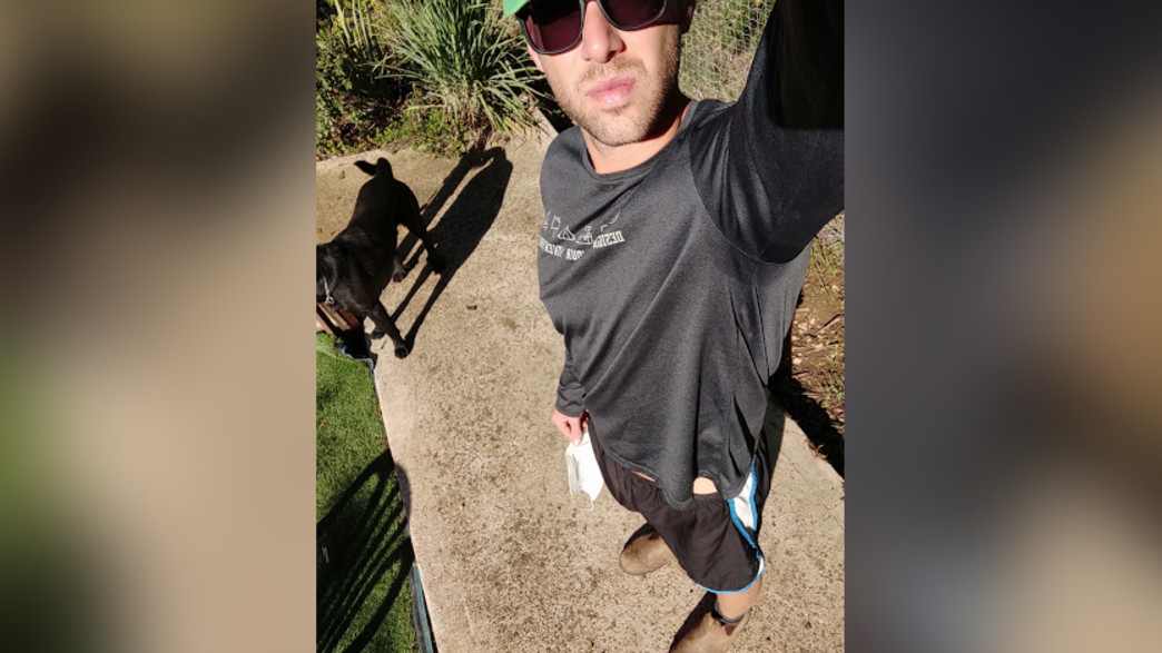 רועי עם נעלי הבלנסטון רועי עם נעלי הבלנסטון