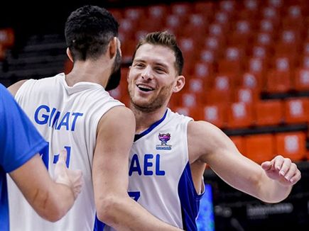 יש סיבה לחייך (FIBA) (צילום: ספורט 5)