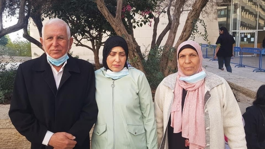 סמאהר ח'טיב הגיעה להעיד נגד הגרוש שלה סמאהר ח'טיב הגיעה להעיד נגד הגרוש שלה