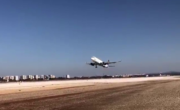 הטיסה הישראלית הראשונה המריאה לדובאי  (צילום: ישראייר, mako חופש)