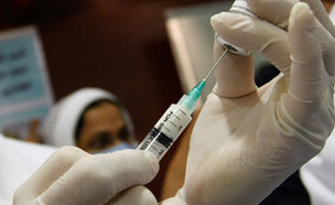 "בלי חיסונים - מגפות ישתוללו במדינה" (צילום: AP, חדשות)