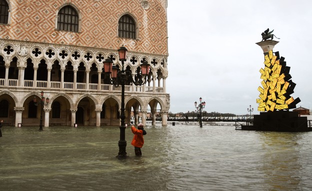 ונציה מוצפת דצמבר 2020 (צילום:  ANDREA PATTARO, AFP)