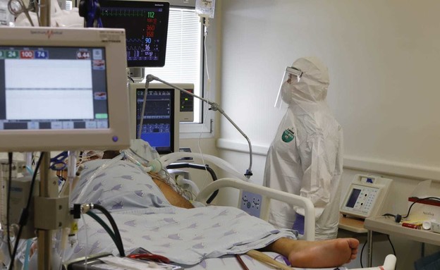 מחלקת טיפול נמרץ קורונה באיכילוב (צילום: איתן אלחדז, TPS)