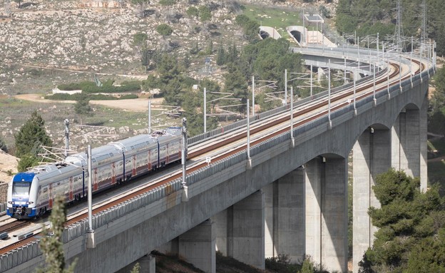 הקו המהיר בן תל אביב לירושליים (צילום: cloudview שבתאי טל, רכבת ישראל)