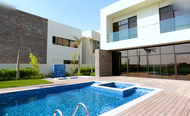 איפה ישנים הישראלים העשירים בדובאי? (צילום: מתוך "ערב טוב עם גיא פינס", באדיבות ספורט 1)