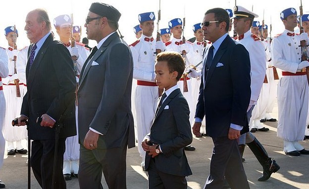 מלך מרוקו ובנו (צילום: Photo by Carlos R. AlvarezWireImage)