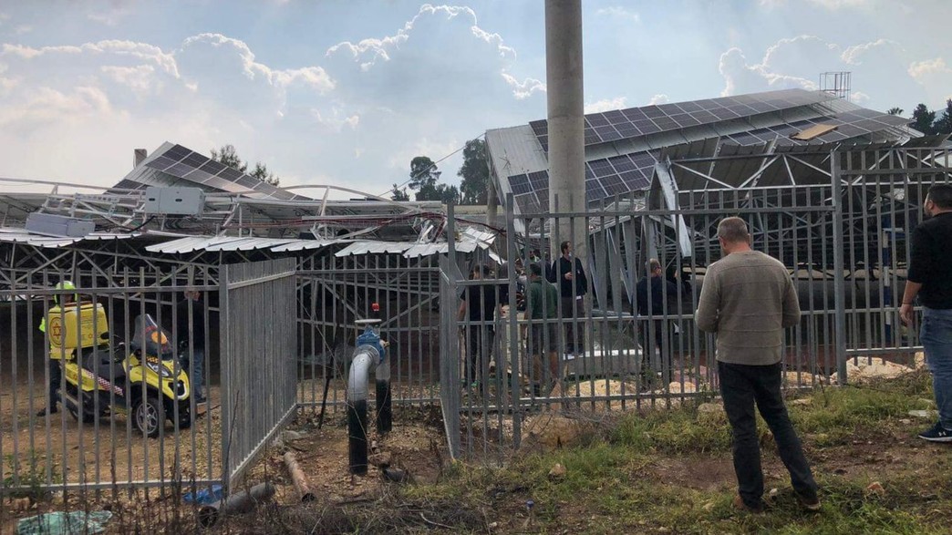 סככה קרסה ביסודי "כדורי" בגליל התחתון סככה קרסה ביסודי "כדורי" בגליל התחתון