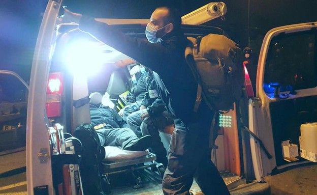 שוטר שנפצע במהלך המחאה על מותו של אהוביה סנדק (צילום: דוברות המשטרה)