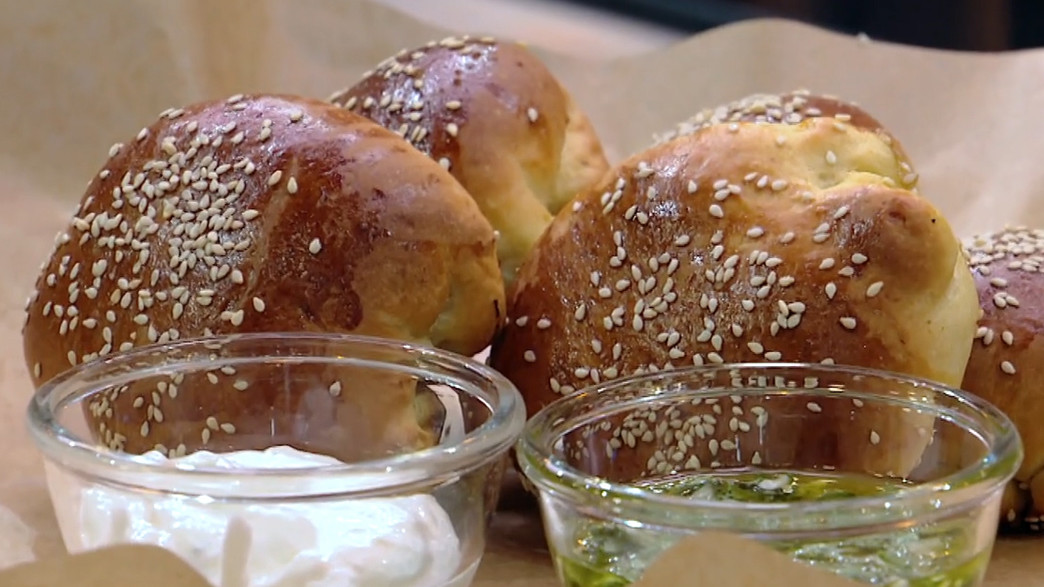 לחמניות ממולאות בשר מפורק לחמניות ממולאות בשר מפורק