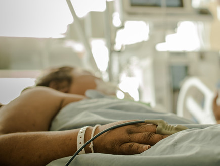 אישה בבית חולים, אילוסטרציה