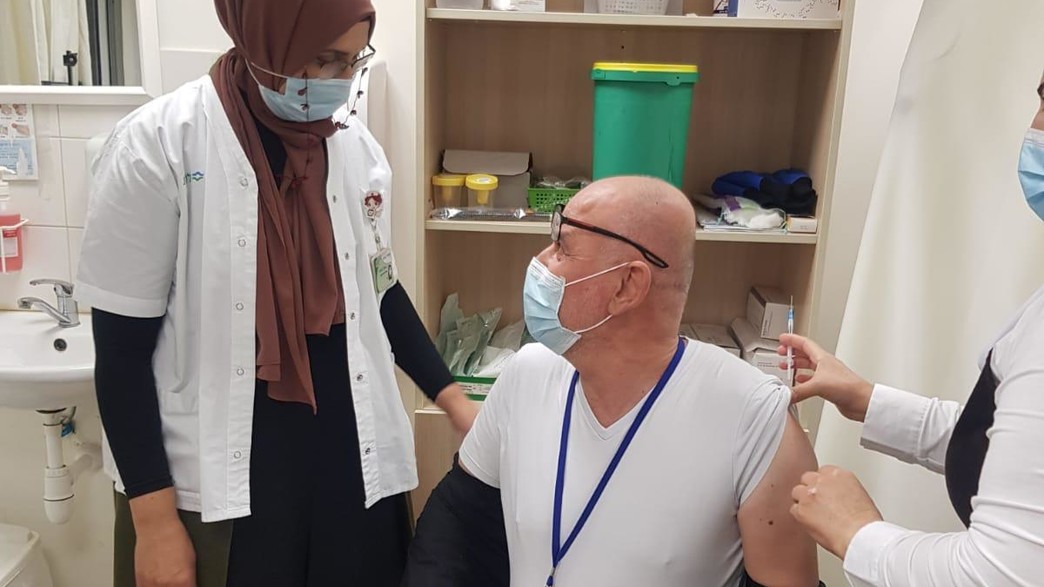 שוכרי עואודה, האחראי על מתחם החיסון בכפר כנא מתחסן