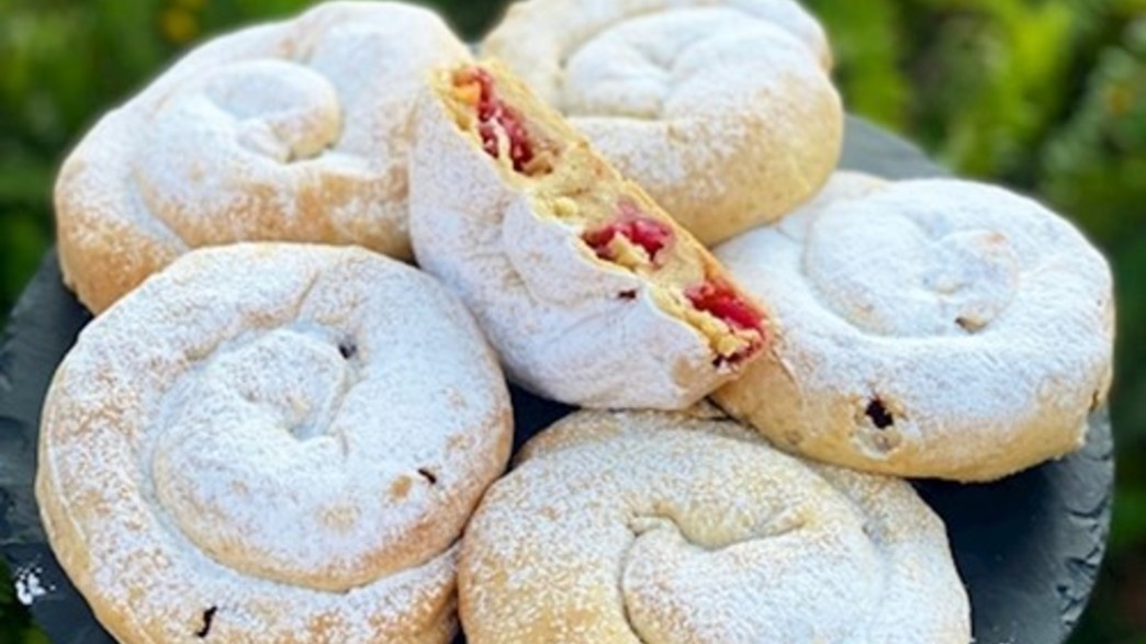 מאפה תפוח עץ- תומר אומנסקי מאפה תפוח עץ- תומר אומנסקי