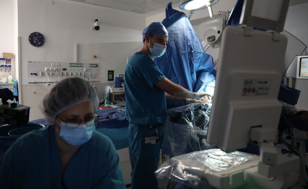 ניתוח בבית החולים רמבם (צילום: דוברות רמב