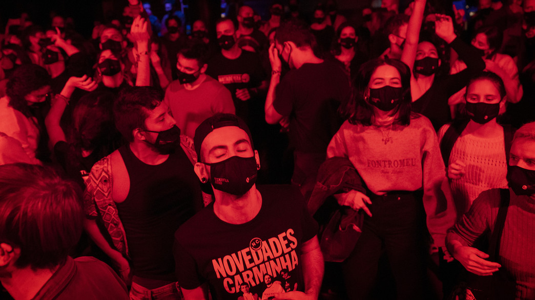 ניסוי להופעה בימי קורונה בברצלונה‎