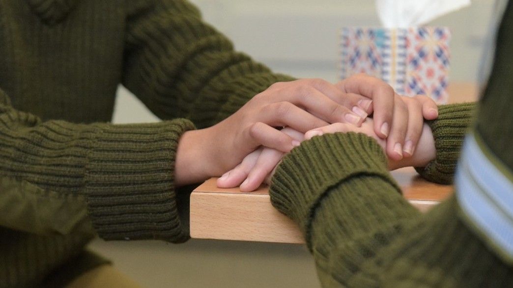 חיילות בשיחה, אילוסטרציה חיילות בשיחה, אילוסטרציה