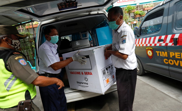 מבצע החיסונים באינדונזיה (צילום: רויטרס_)