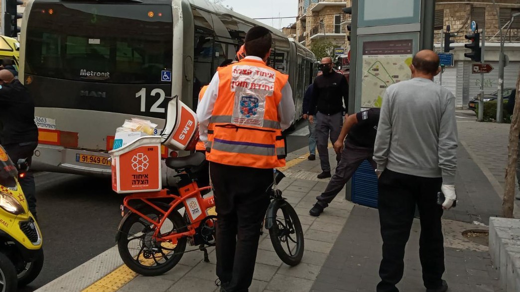 זירת אירוע החשד לדחיפת אדם למסלול המטרונית