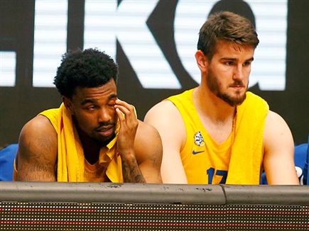 אך ירדה מנוצחת (אלן שיבר)