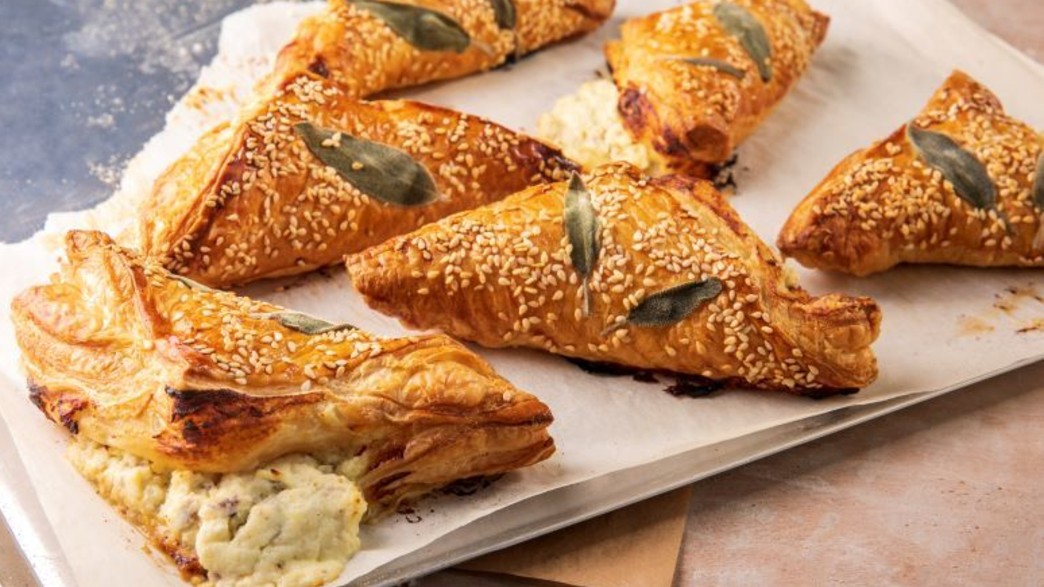 עמיתה בורקס עמיתה בורקס