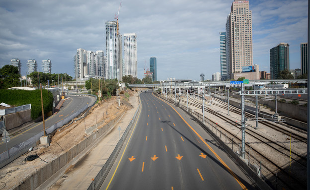 אכיפת הסגר השלישי בסופ"ש (צילום: Miriam Alster Flash90, פלאש 90) אכיפת הסגר השלישי בסופ"ש (צילום: Miriam Alster Flash90, פלאש 90)